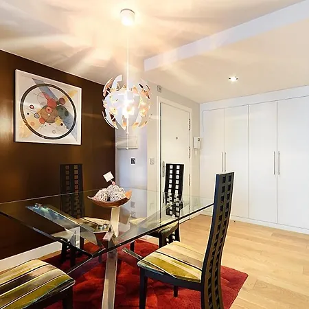 Apartamento Piso Moderno, Céntrico Y Con Garaje Gratis *