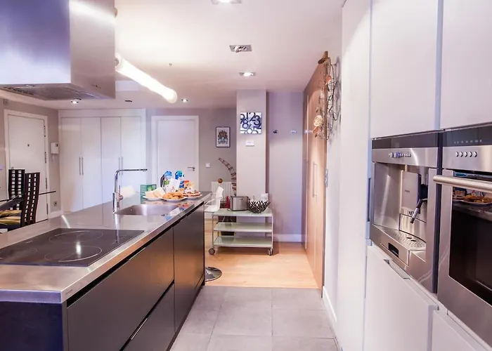 Piso Moderno, Céntrico Y Con Garaje Gratis Apartamento *