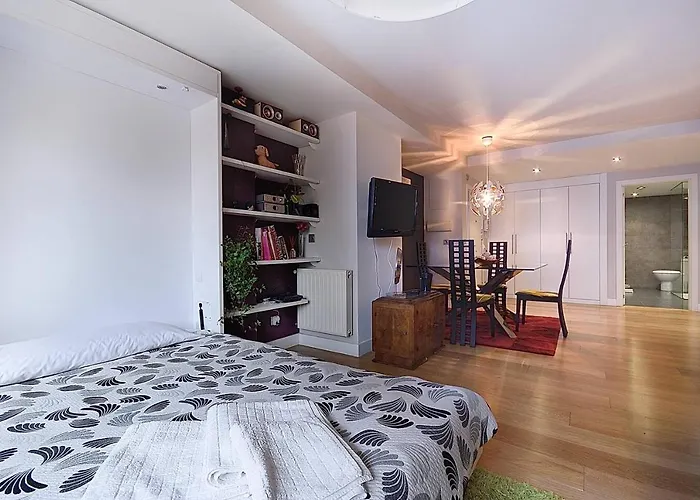 Apartamento Piso Moderno, Céntrico Y Con Garaje Gratis *