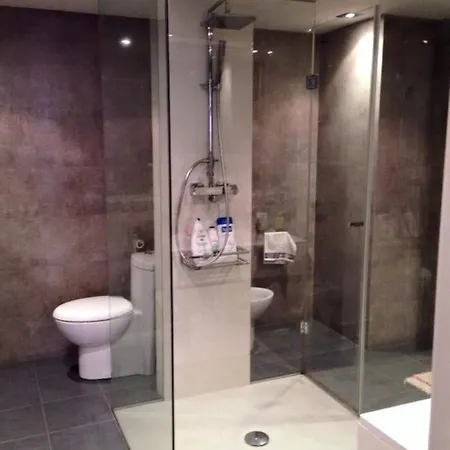 Piso Moderno, Centrico Y Con Garaje Gratis * Бильбао